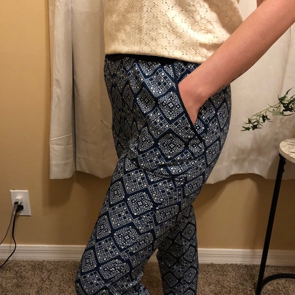 Patterned Joggers - Picture 2 of 4